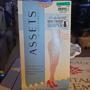 ASSETS by Sara Blakely Hi-Waist Mid-Thigh Shaper in Nude Size 3